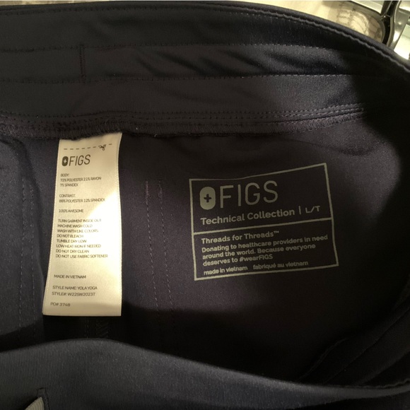 Like new, Figs navy scrub set - Picture 8 of 8